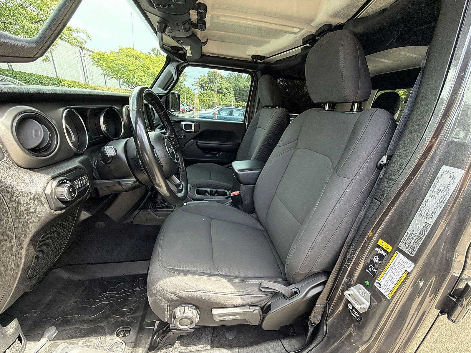 Used 2021 Jeep Gladiator Sport AWD/4WD image 19