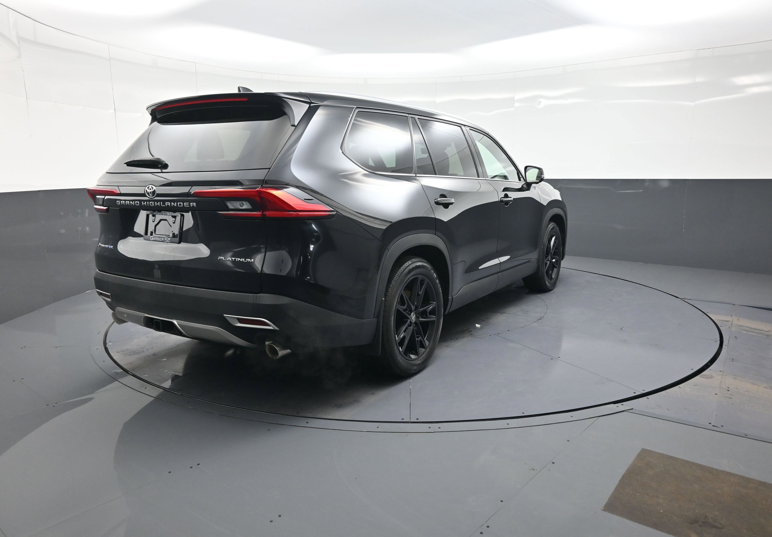 Used 2024 Toyota Grand Highlander MAX Platinum image 3