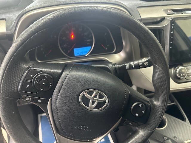 Used 2015 Toyota RAV4 XLE AWD/4WD image 17