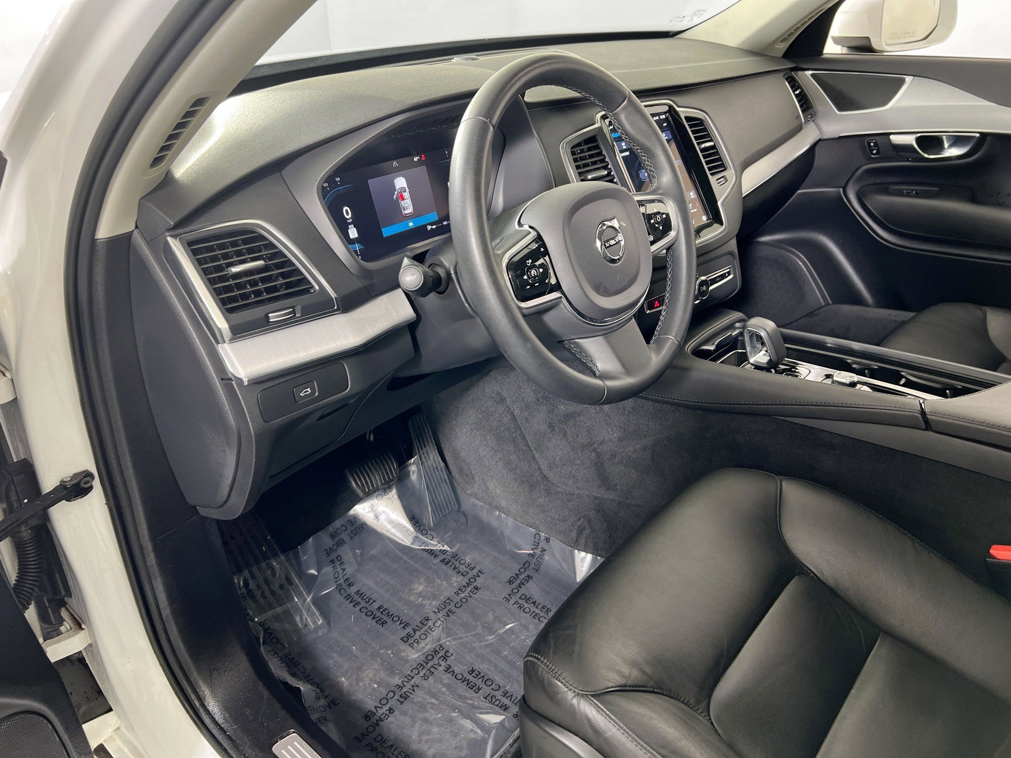 Used 2023 Volvo XC90 B5 Core w/ Protection Package Premier AWD/4WD image 9