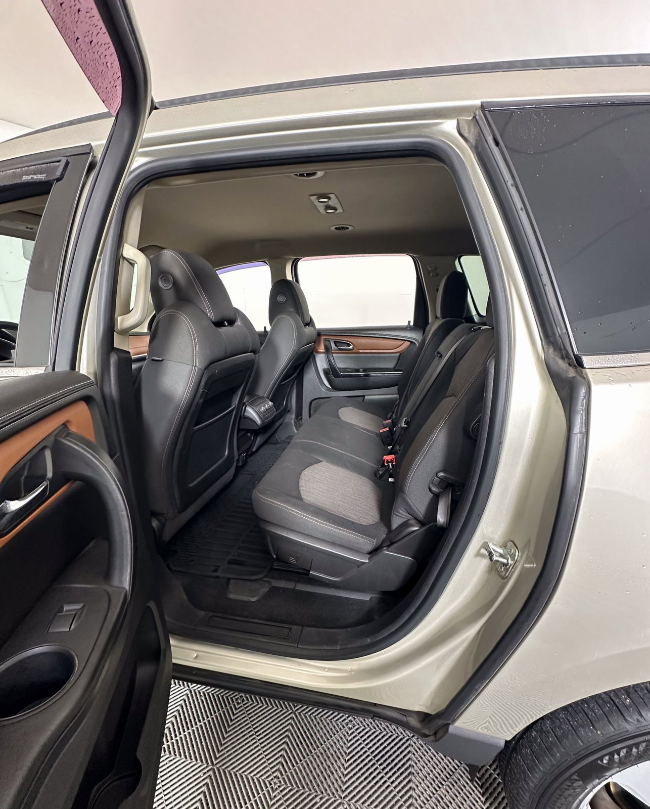 Used 2016 Chevrolet Traverse LT w/ Style and Technology Package image 8