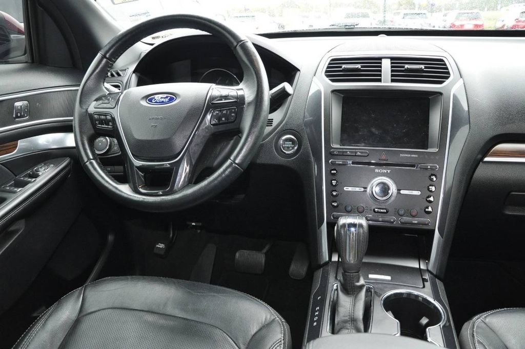 Used 2018 Ford Explorer Limited w/ Equipment Group 301A image 19