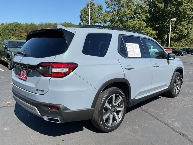 Used 2024 Honda Pilot Touring image 8