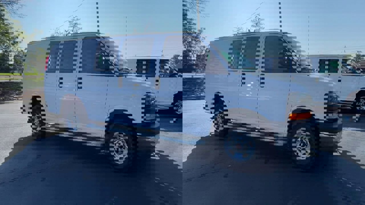 Used 2024 GMC Savana 2500 w/ Driver Convenience Package image 2