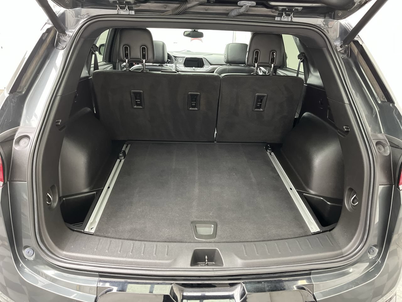 Used 2020 Chevrolet Blazer RS w/ LPO, Floor Liner Package AWD/4WD image 32