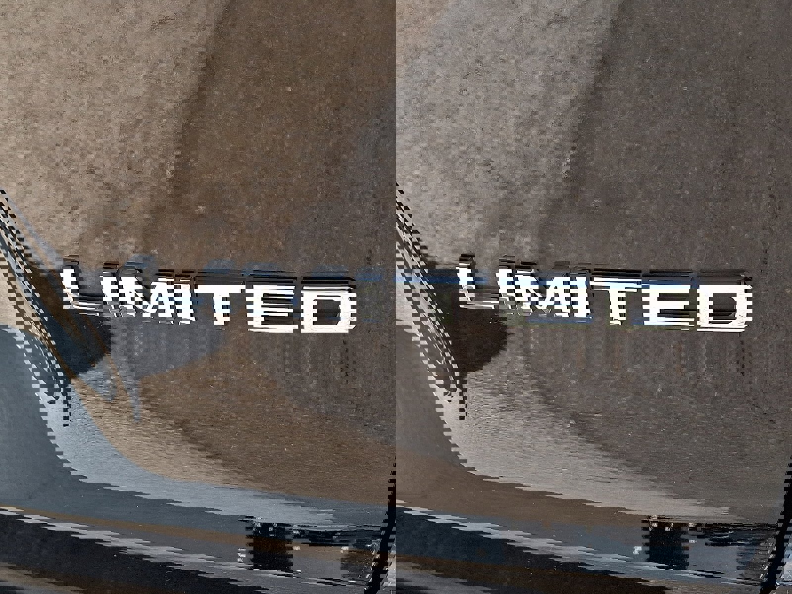 Used 2021 Jeep Cherokee Limited w/ Elite Package image 32