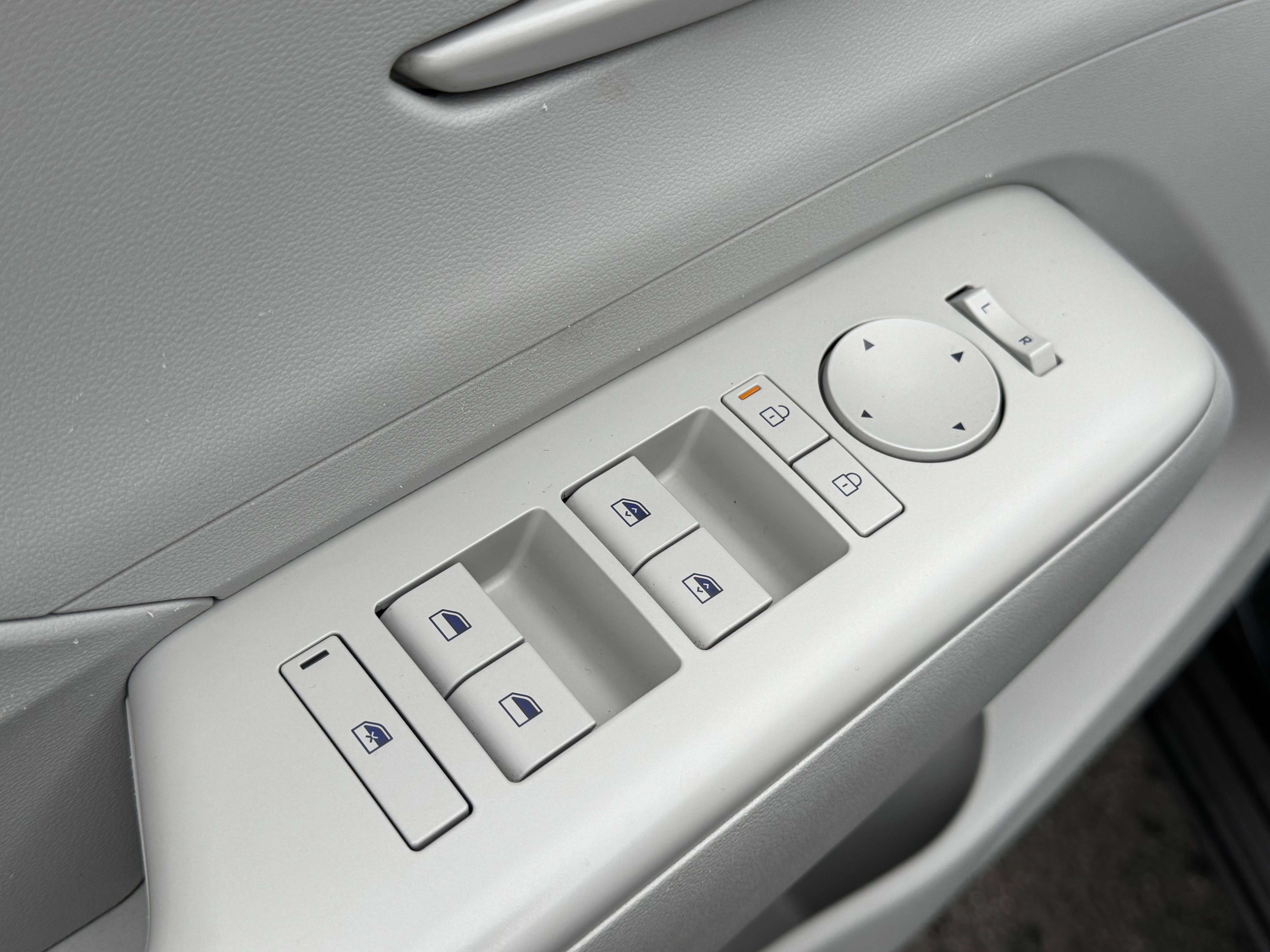 Used 2024 Hyundai Kona SEL w/ Convenience Package image 24