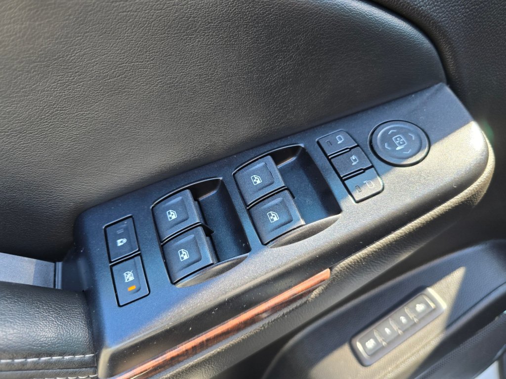 Used 2015 GMC Yukon SLT AWD/4WD image 52