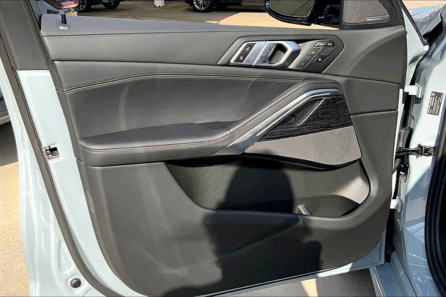 New 2026 BMW X6 M60i image 10