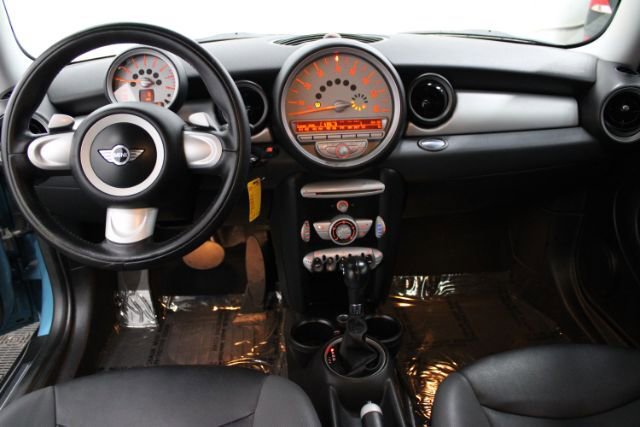 Used 2008 MINI Cooper Hardtop FWD image 2