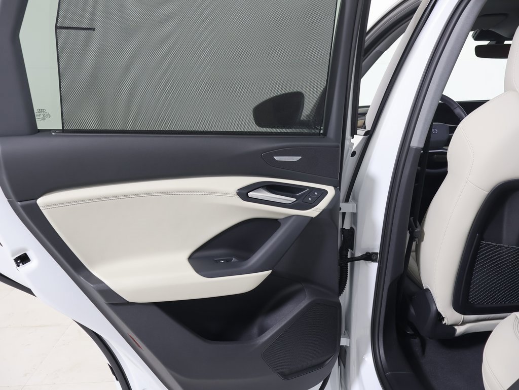 Used 2025 Audi Q6 e-tron Premium Plus image 24