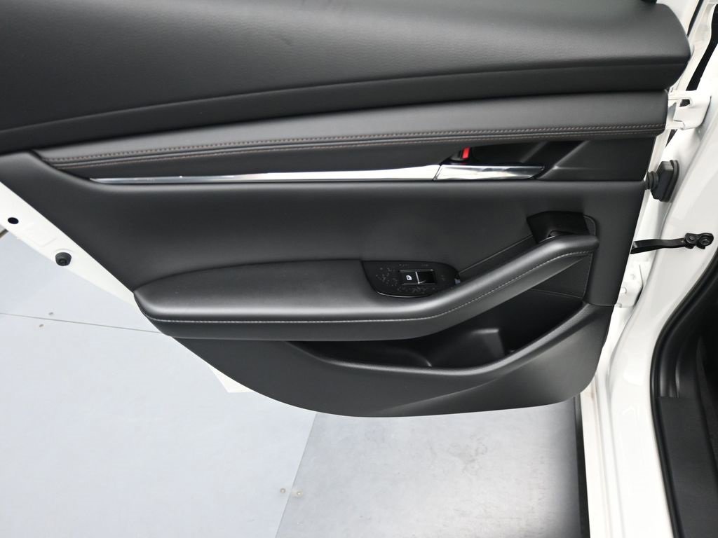 Used 2024 MAZDA MAZDA3 Hatchback w/Premium Plus Pkg image 3