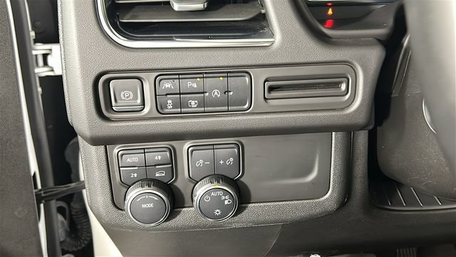 Used 2023 Chevrolet Tahoe RST w/ Luxury Package AWD/4WD image 19