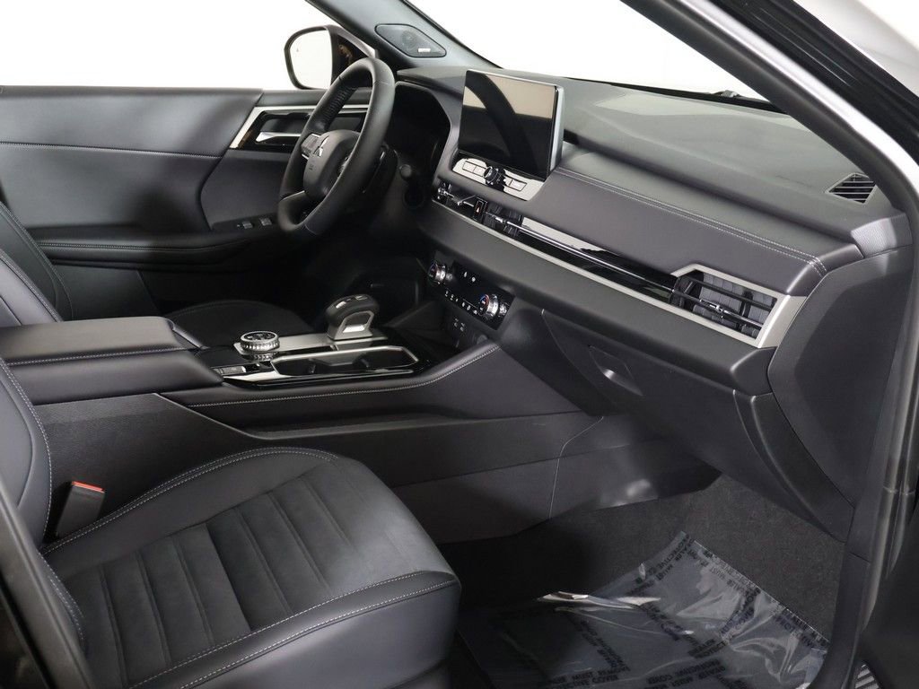 New 2026 Mitsubishi Outlander LE AWD/4WD image 25