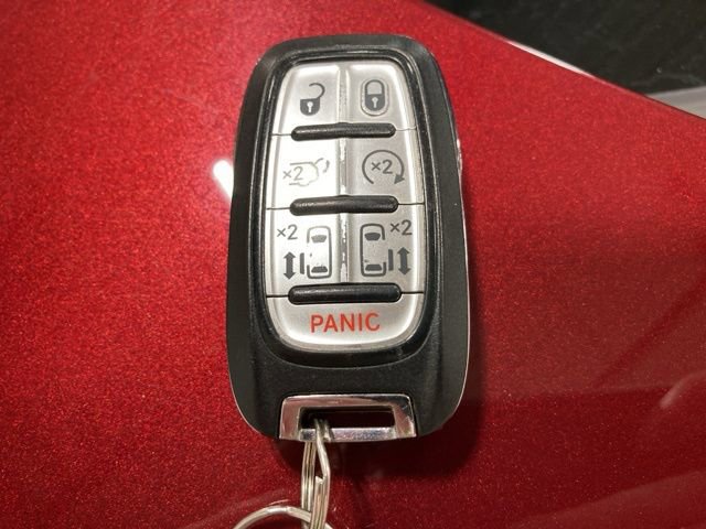 Used 2019 Chrysler Pacifica Limited w/ Tire & Wheel Group image 26