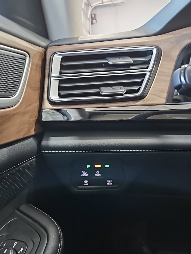 New 2026 Volkswagen Atlas SE image 39