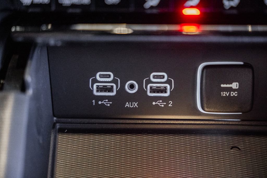 New 2025 Jeep Grand Cherokee Altitude image 23