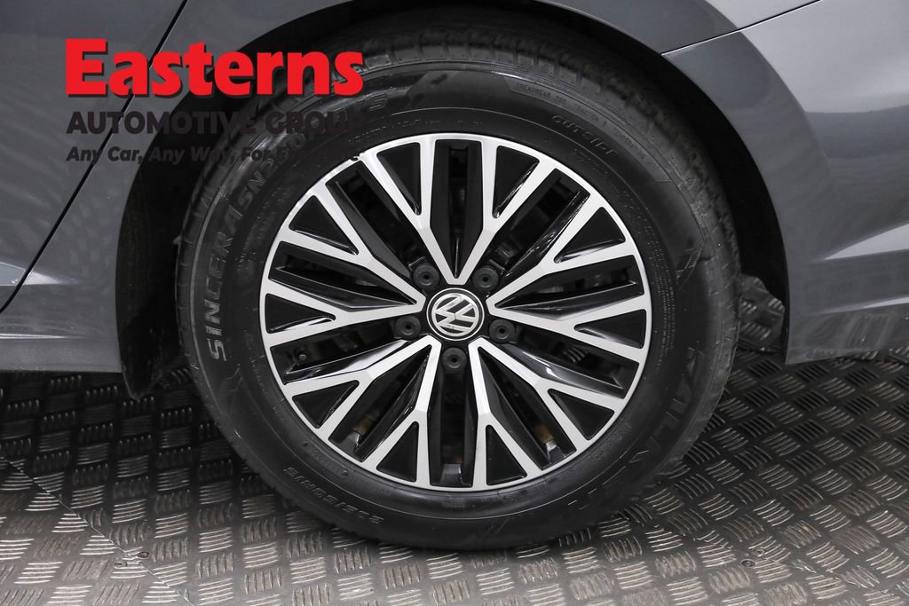 Used 2021 Volkswagen Jetta SE w/ SE Cold Weather Package image 33