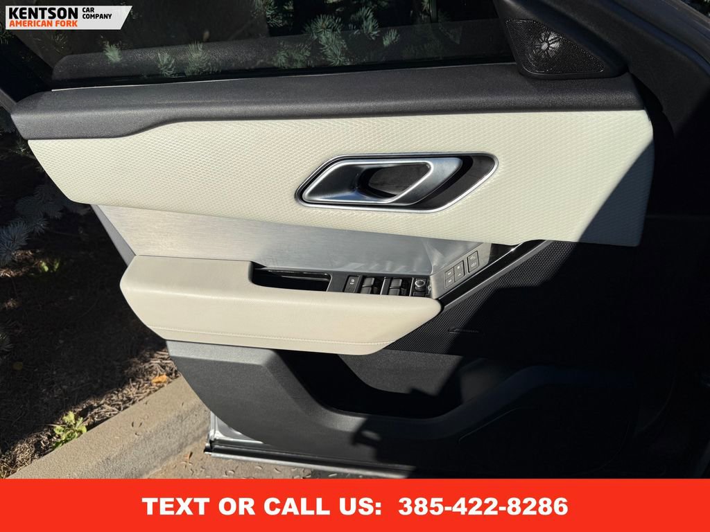 Used 2020 Land Rover Range Rover Velar R-Dynamic S image 22