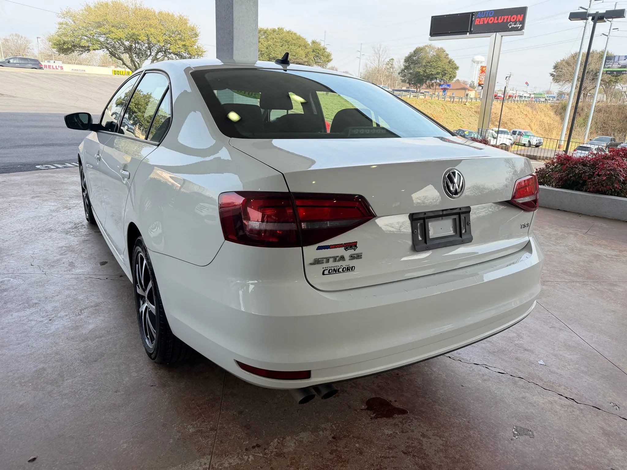 Used 2016 Volkswagen Jetta SE image 4