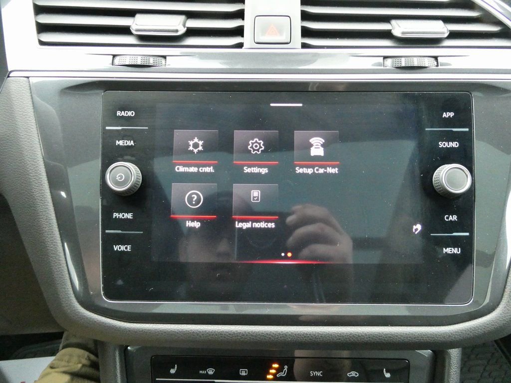 Used 2024 Volkswagen Tiguan SE R-Line image 28