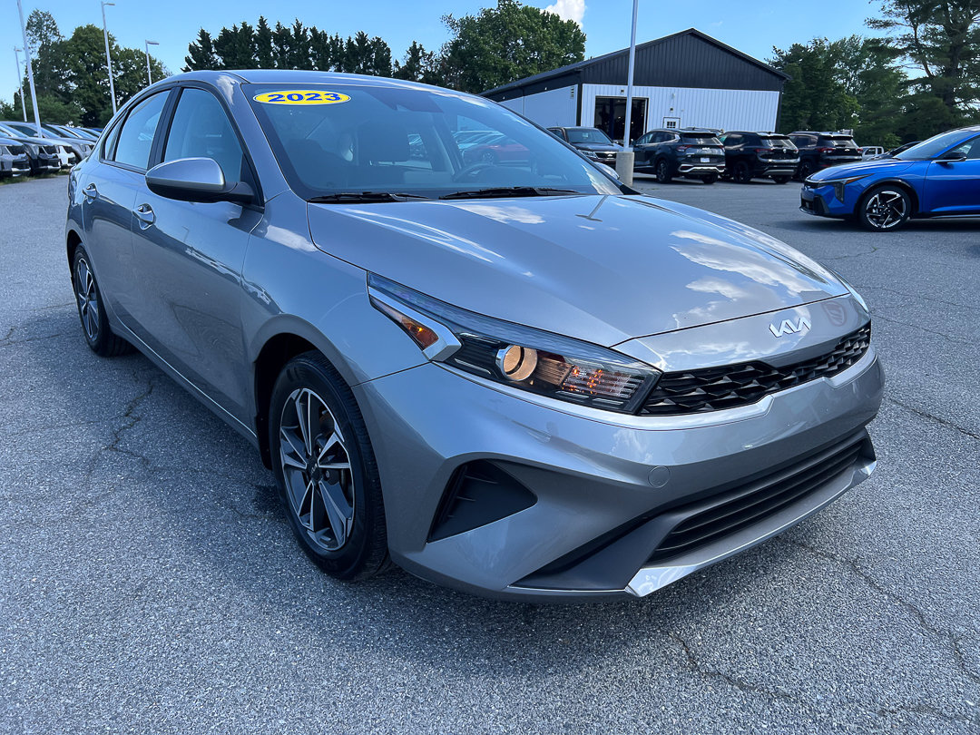 Used 2023 Kia Forte LXS FWD image 7