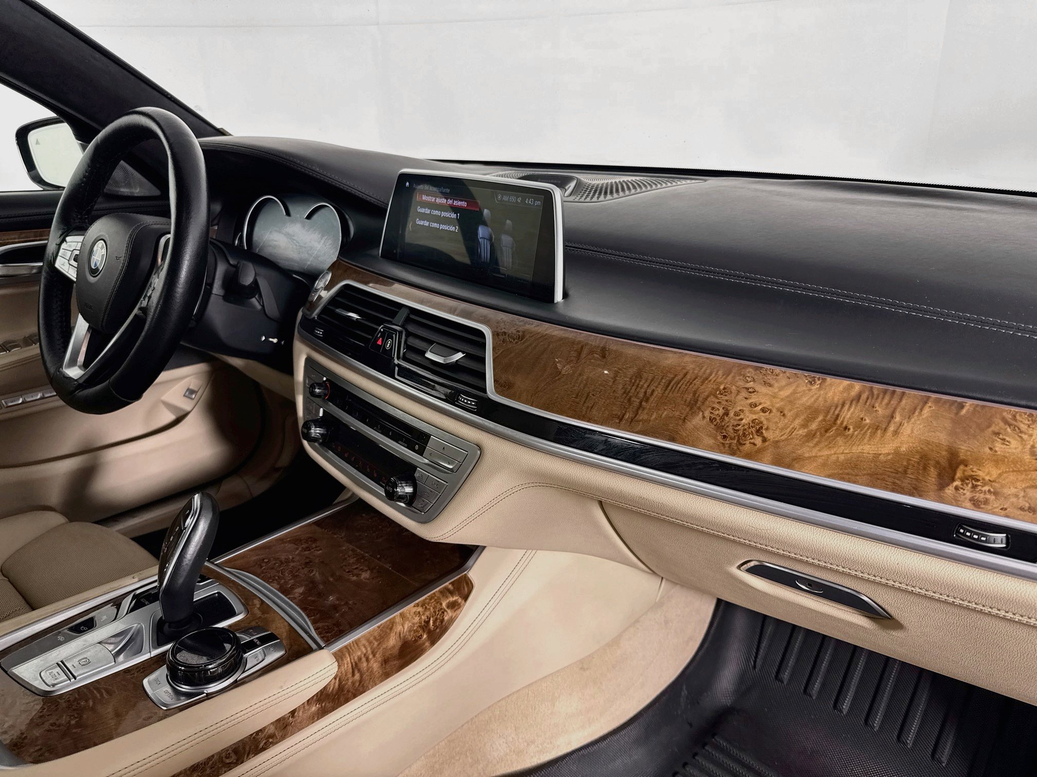 Used 2018 BMW 750i RWD image 52
