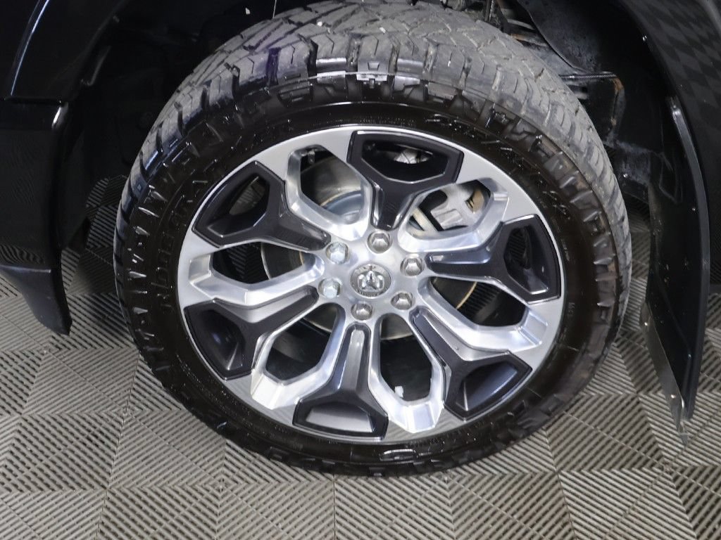Used 2022 RAM 1500 Limited w/ Body-Colour Bumper Group AWD/4WD image 19