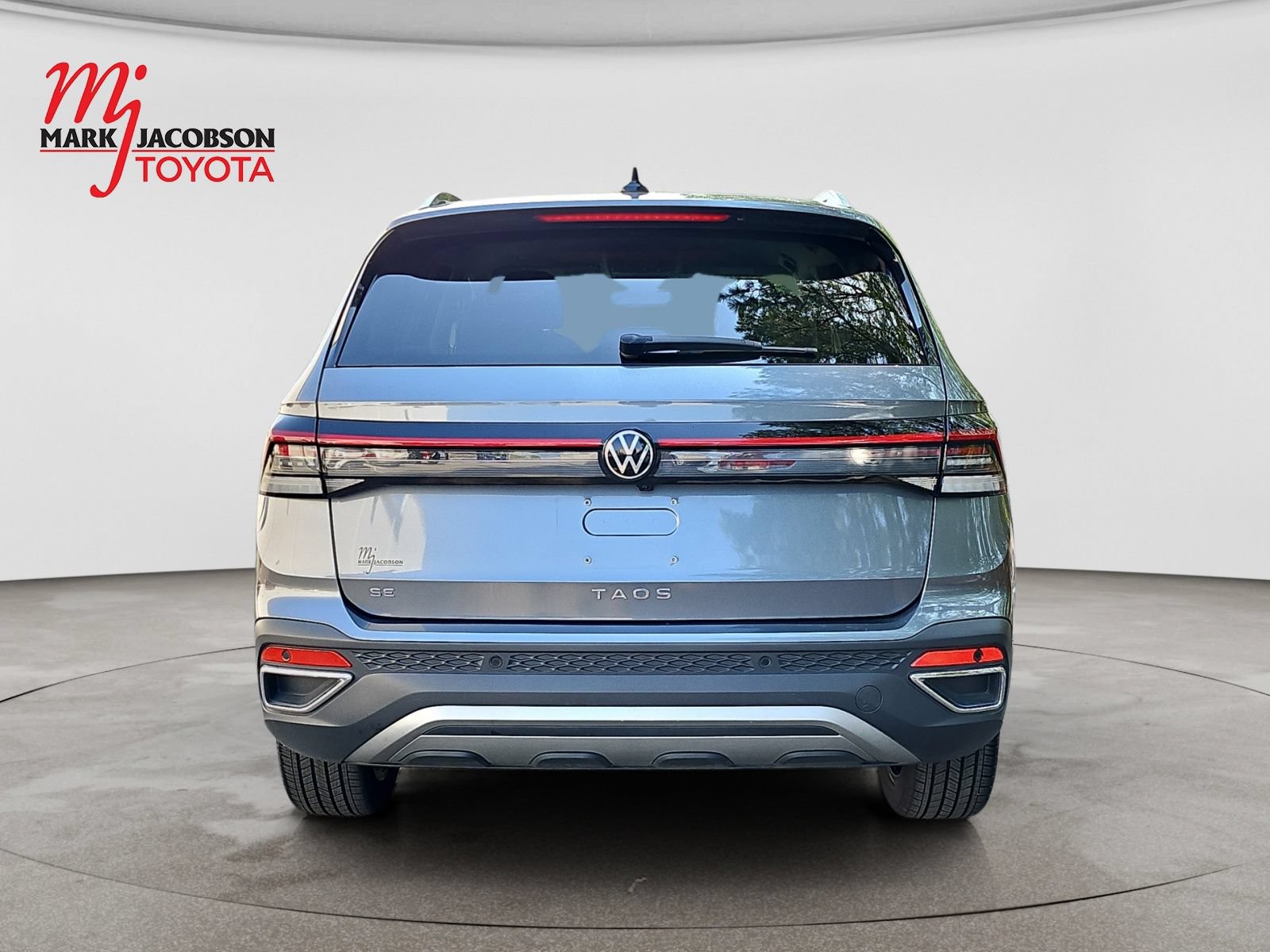 Used 2025 Volkswagen Taos SE FWD image 10