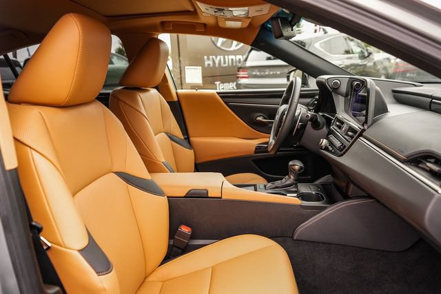 Used 2025 Lexus ES 350 w/ Accessory Package (Z2) FWD image 18