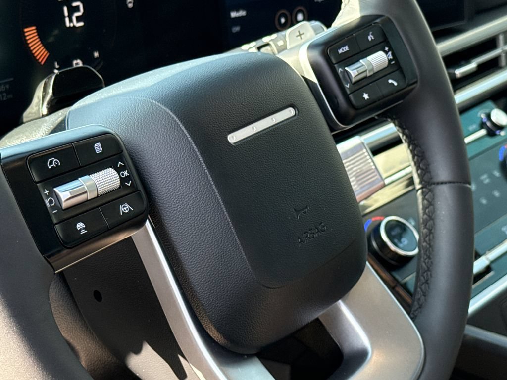Used 2025 Hyundai Santa Fe SEL FWD image 29