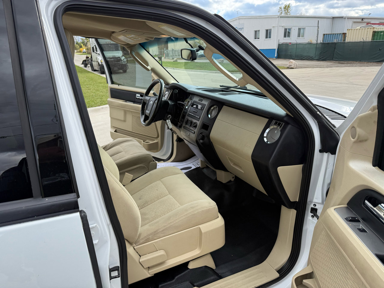 Used 2015 Ford Expedition XL image 26