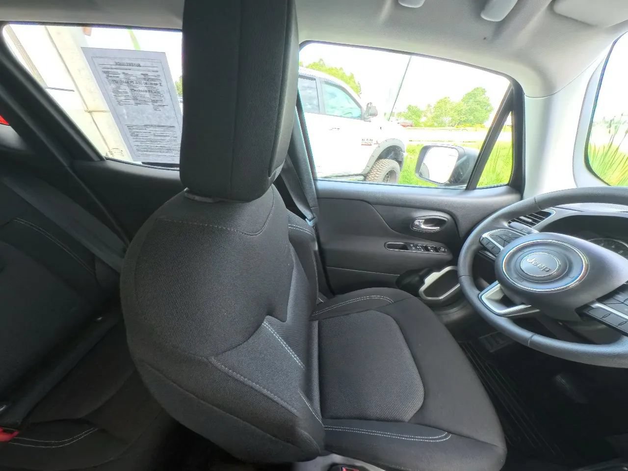 Used 2021 Jeep Renegade Sport FWD image 28