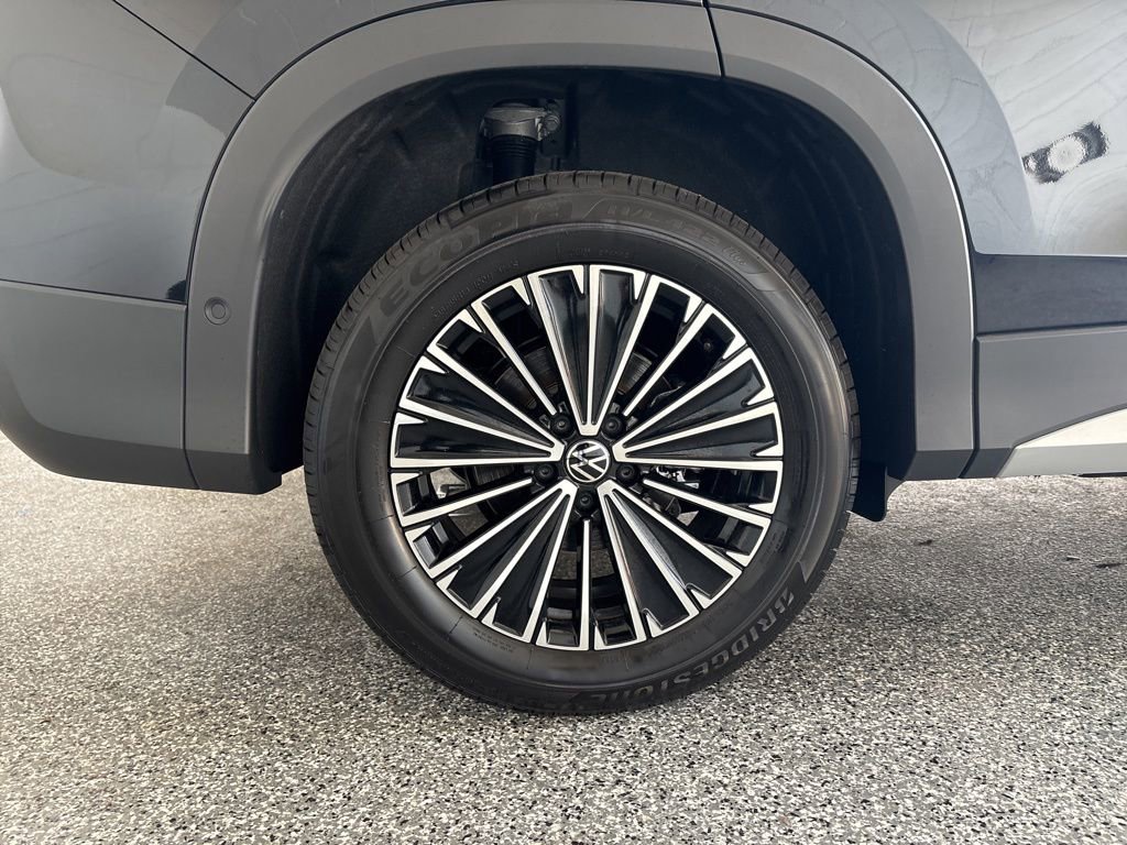 New 2026 Volkswagen Tiguan S AWD/4WD image 40