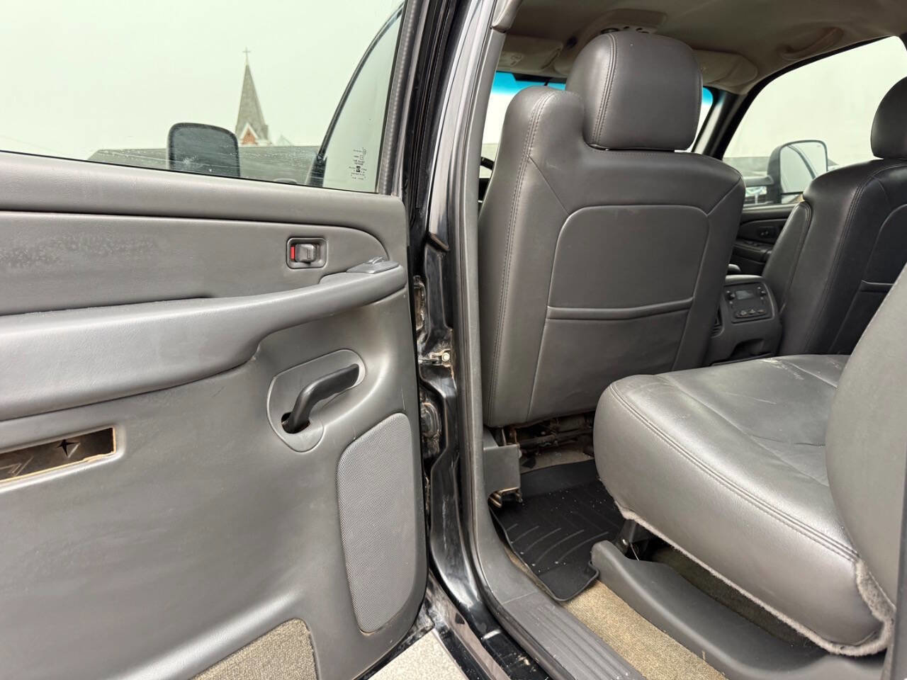 Used 2005 GMC Sierra 2500 SLT w/ Heavy-Duty Power Package image 18