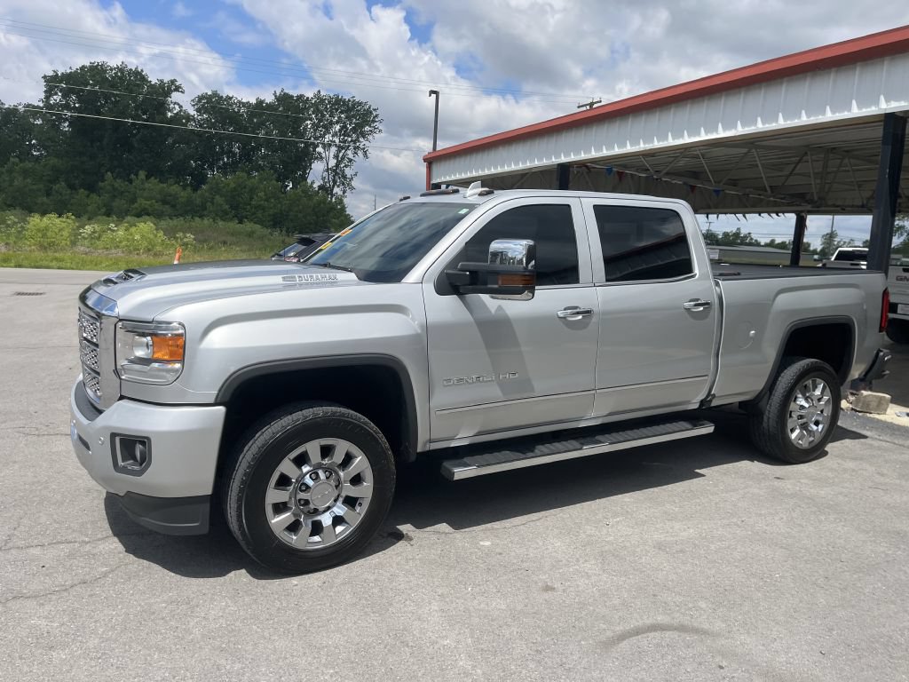 Used 2019 GMC Sierra 2500 Denali w/ Duramax Plus Package AWD/4WD image 6