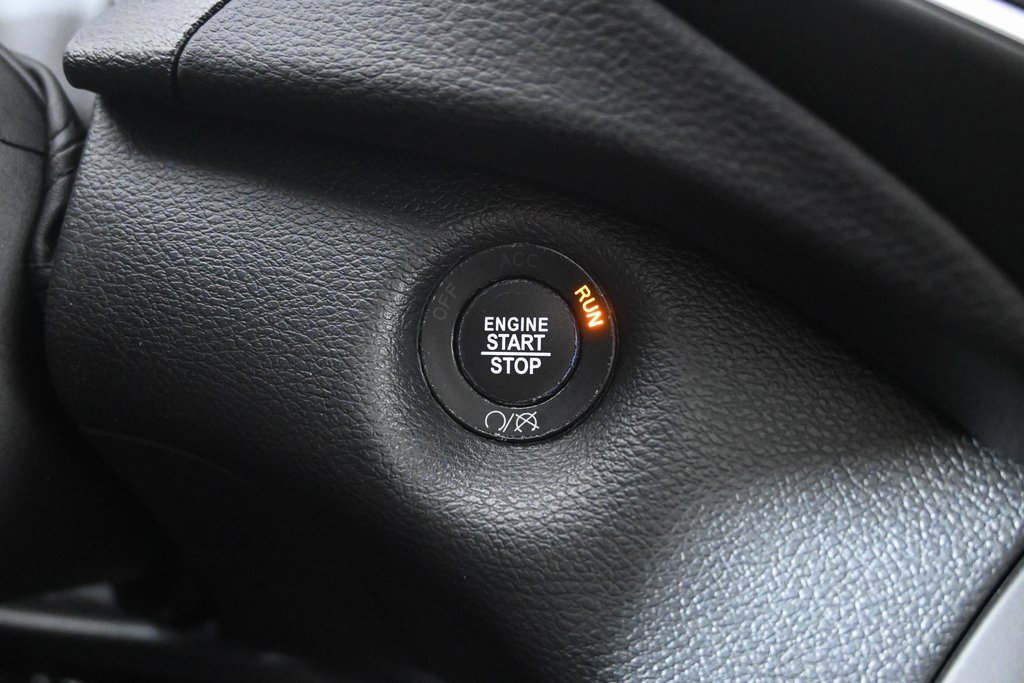 Used 2022 Jeep Cherokee Limited image 32