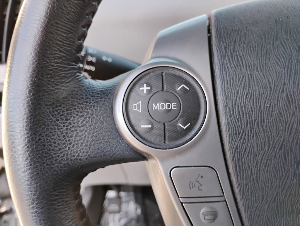 Used 2017 Toyota Prius V Four image 28