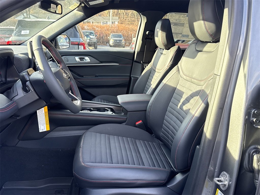 New 2026 Ford Explorer ST-Line w/ ST-Line Street Pack image 18