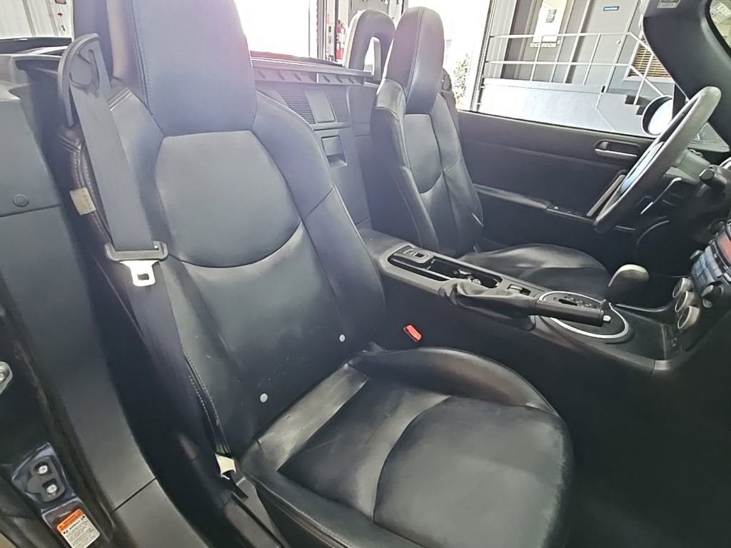 Used 2010 MAZDA MX-5 Miata Grand Touring w/ Premium Pkg image 10