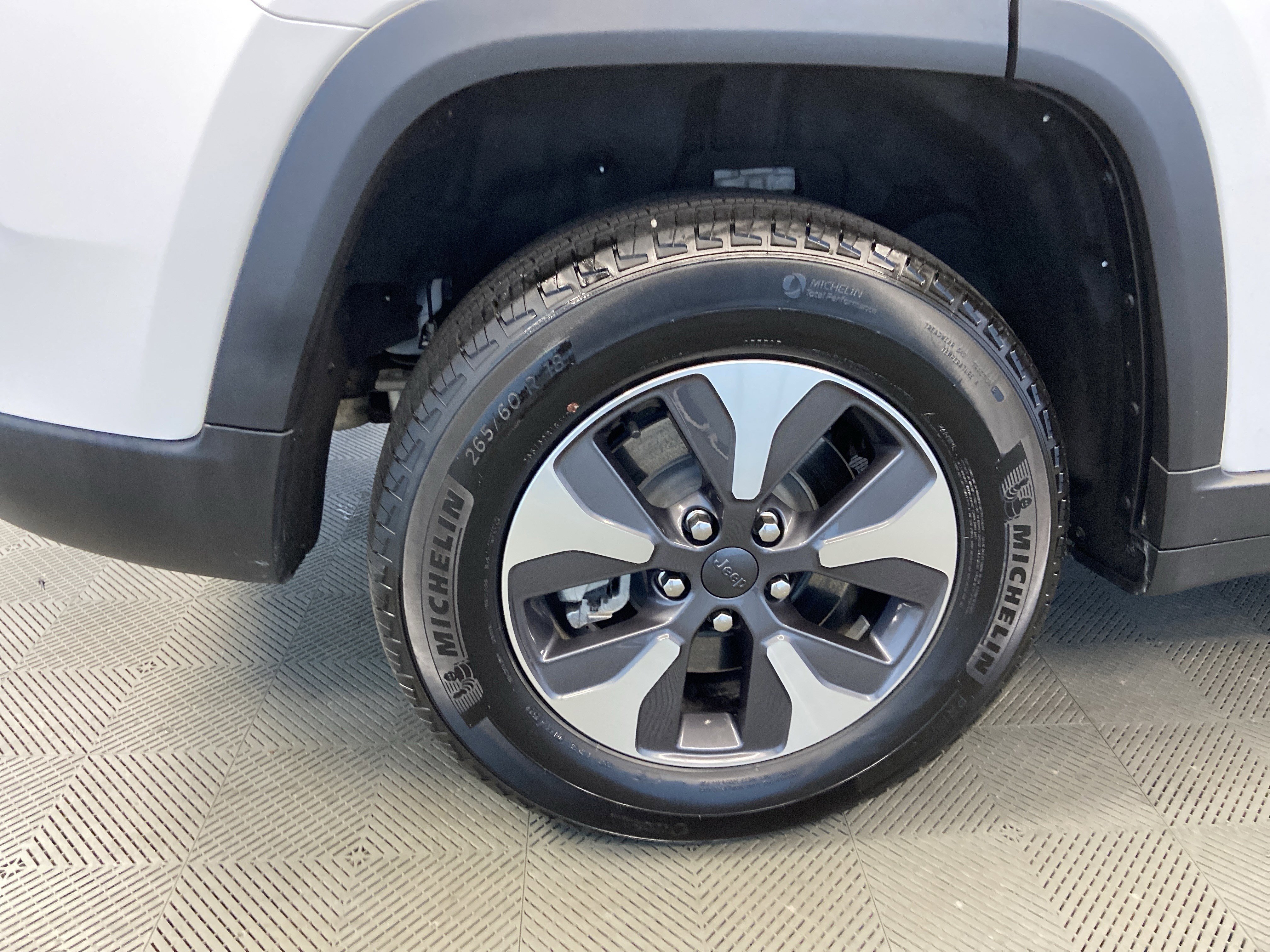 Used 2023 Jeep Grand Cherokee 4WD 4xe image 38