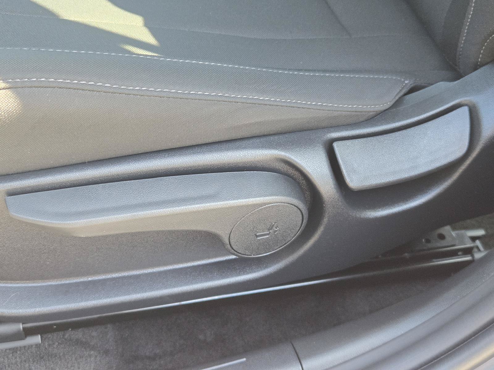 Used 2026 Hyundai Elantra Hybrid FWD image 25
