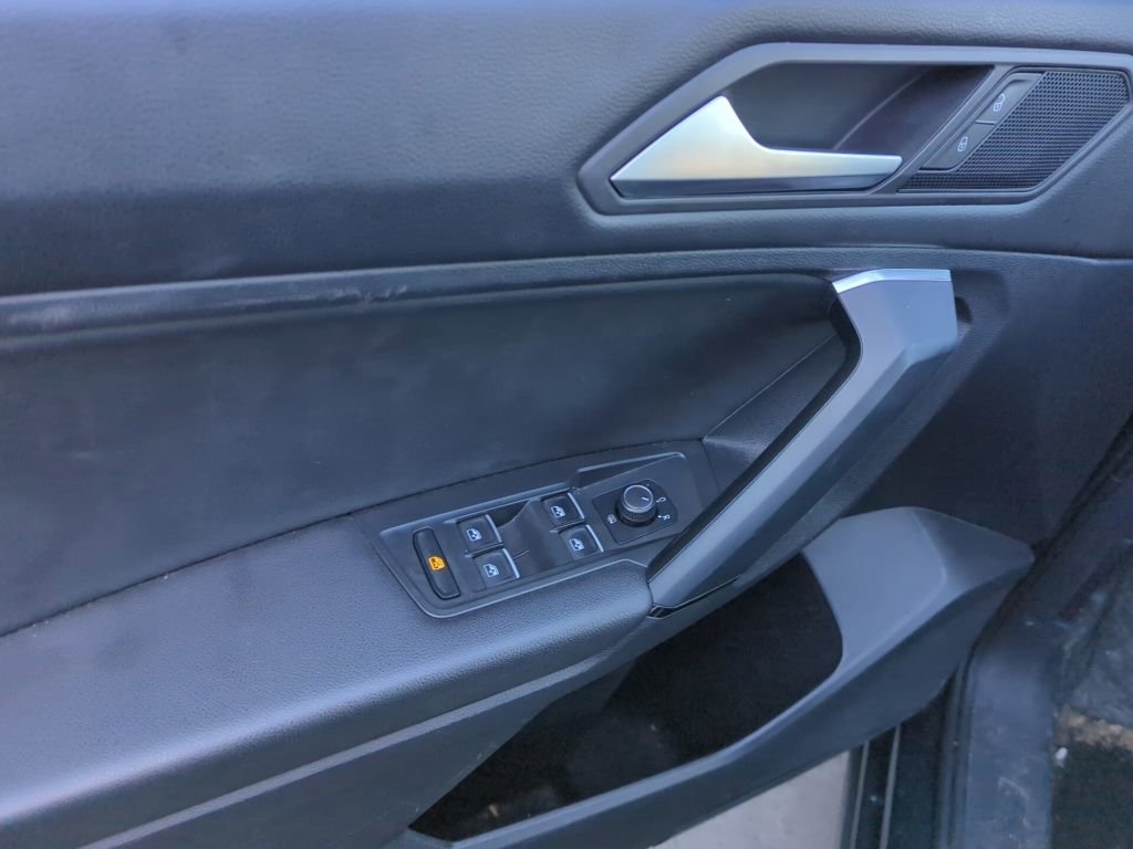 Used 2019 Volkswagen Tiguan SE FWD image 9