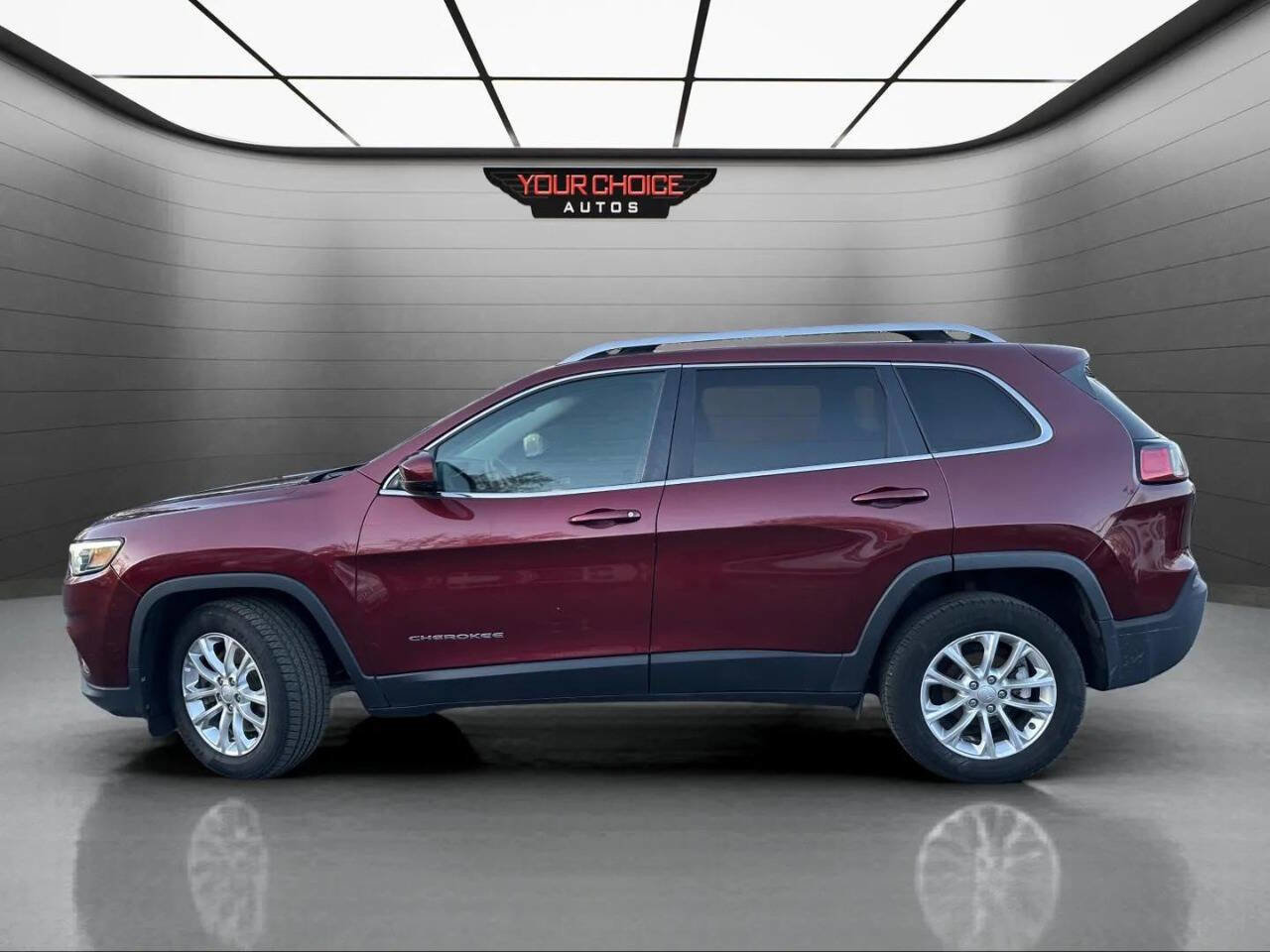 Used 2019 Jeep Cherokee Latitude w/ Popular Appearance Group FWD image 2