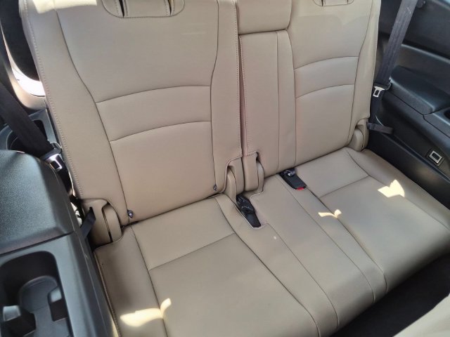 Used 2016 Honda Pilot Touring image 32