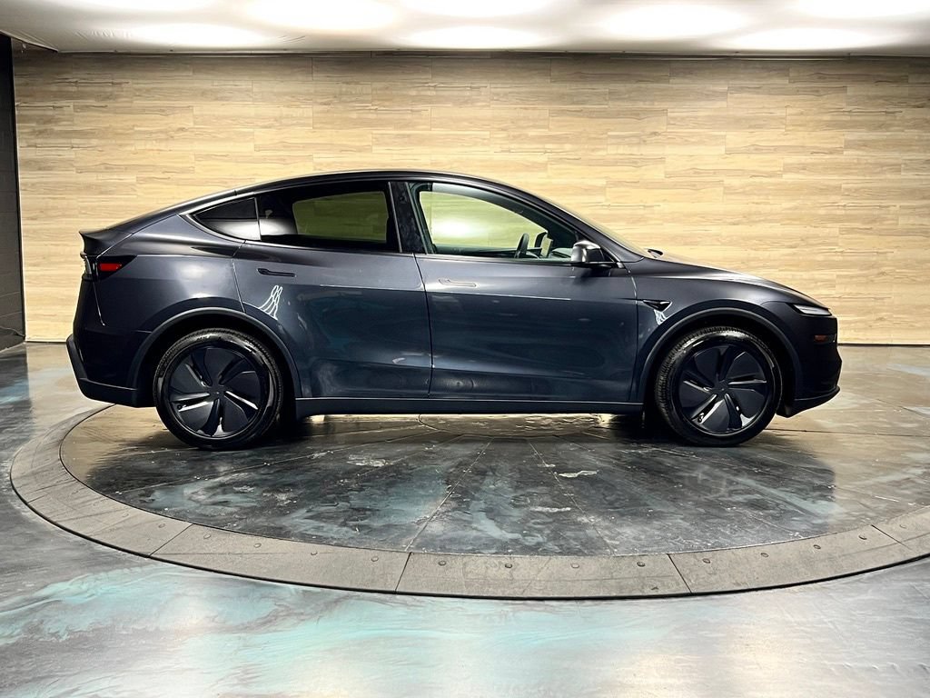 Used 2026 Tesla Model Y 2WD image 16