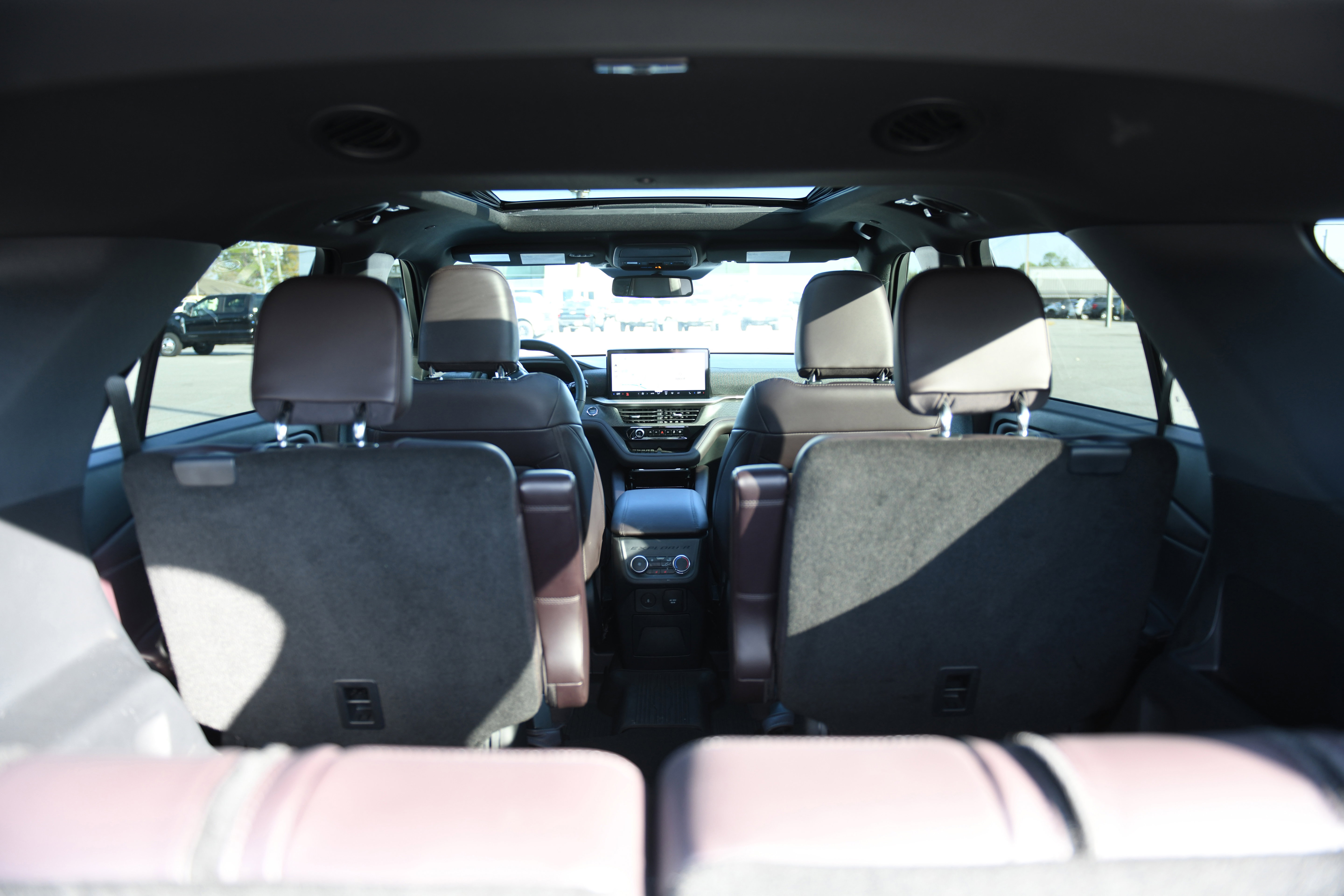 Used 2025 Ford Explorer Platinum image 13