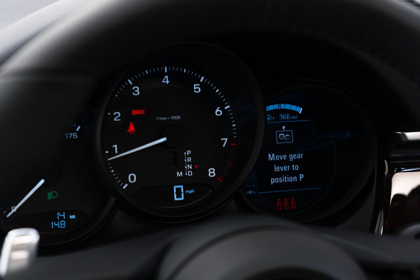 Certified 2025 Porsche Macan image 23