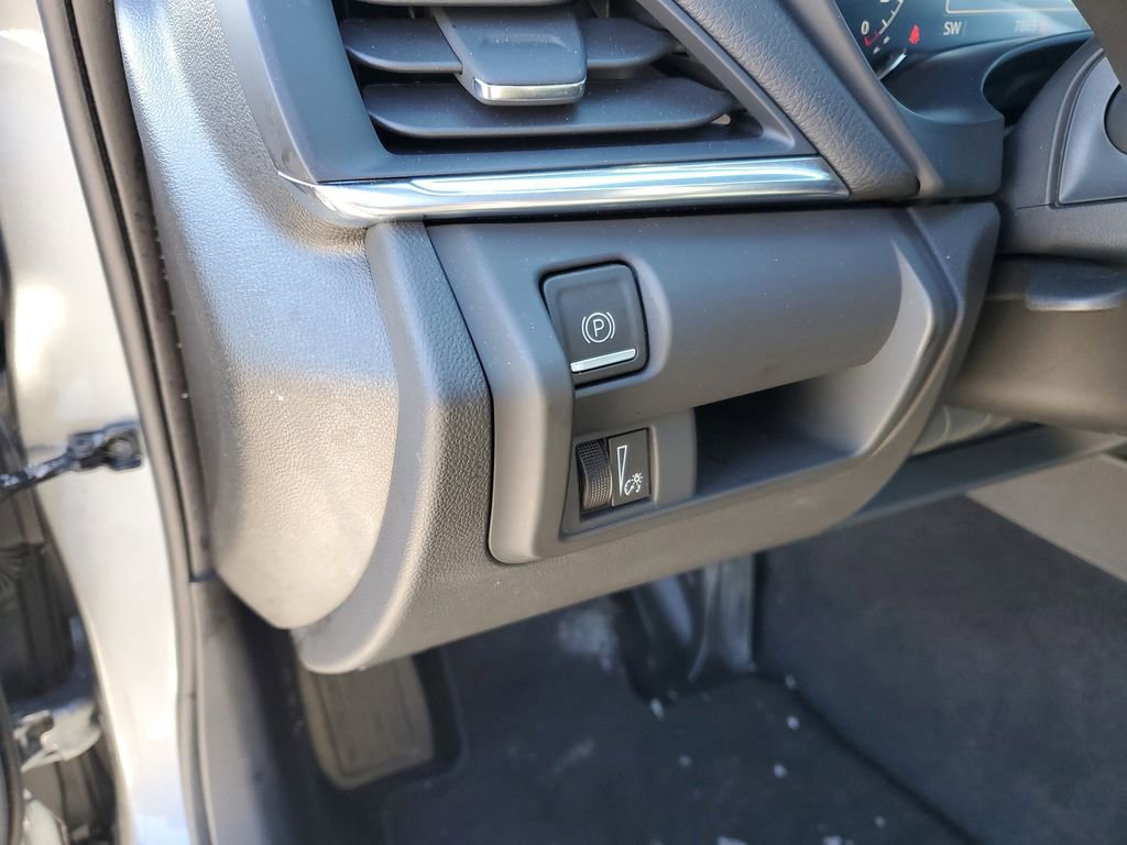 Used 2025 Cadillac CT4 Luxury image 9