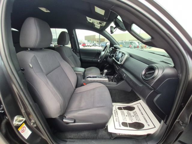 Used 2019 Toyota Tacoma TRD Off-Road image 19